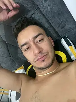 Snapshot of Kevin_Torres chatting on 03/16/25, 07:38 Kevin Torres online show from 03/16/25, 07:38