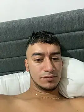 Snapshot of Kevin_Torres chatting on 10/18/25, 02:07 Kevin Torres online show from 10/18/25, 02:07