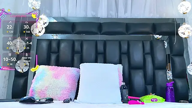 AuraRoss online show from 11/22/25, 07:02