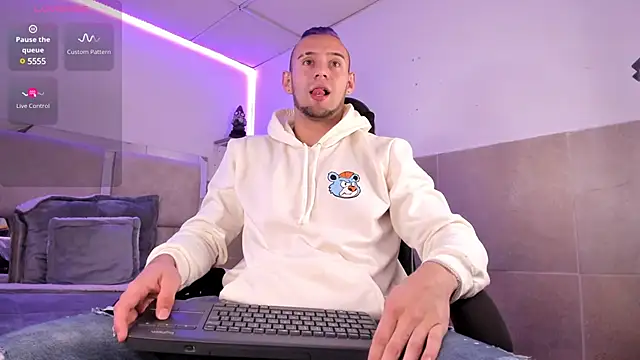 Damon Bakert online show from 01/11/25, 02:36