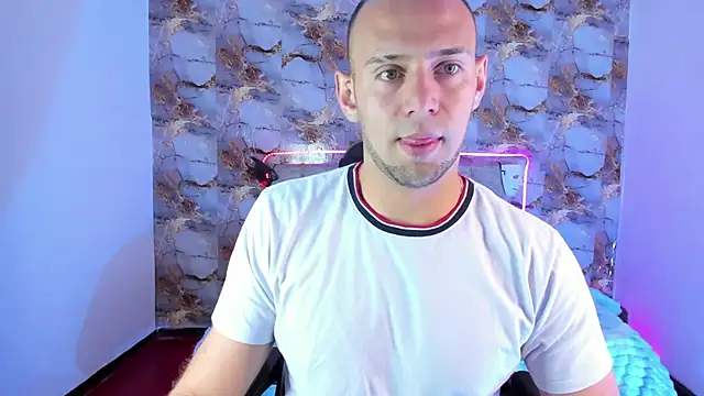 Snapshot of Damon_Bakert chatting on 04/22/26, 02:18 Damon Bakert online show from 04/22/26, 02:18