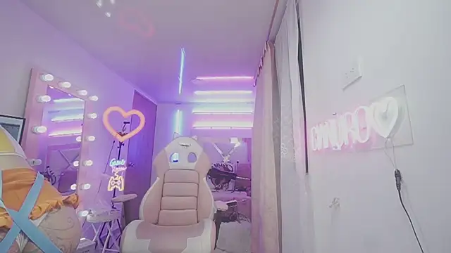 Snapshot of angelacianuro_ chatting on 12/19/24, 02:56 angelacianuro online show from 12/19/24, 02:56