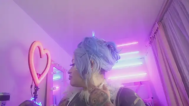 Snapshot of angelacianuro_ chatting on 03/06/25, 07:14 angelacianuro online show from 03/06/25, 07:14