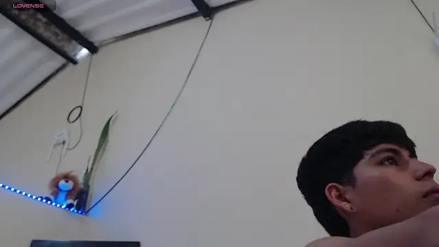 Lukas strong online show from 11/16/25, 02:22