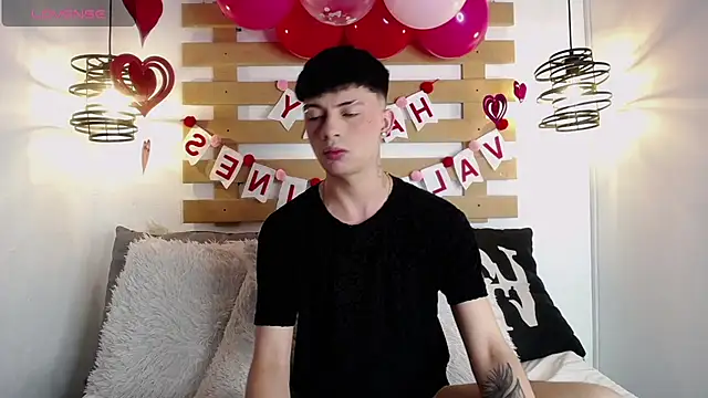 Steev Novoa online show from 02/08/25, 04:25