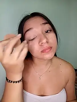 -VICKKY online show from 11/19/25, 02:22