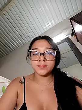 -VICKKY online show from 11/28/25, 03:53