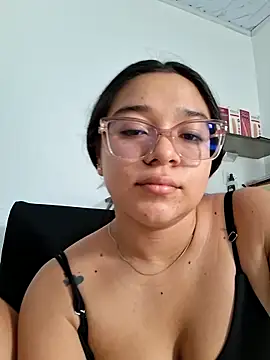 Snapshot of -VICKKY chatting on 06/09/26, 07:25 -VICKKY online show from 06/09/26, 07:25