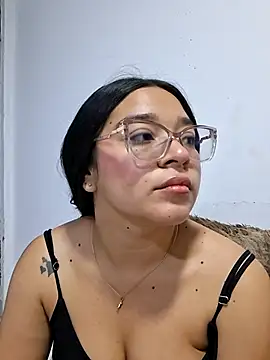 Snapshot of -VICKKY chatting on 07/21/26, 02:30 -VICKKY online show from 07/21/26, 02:30