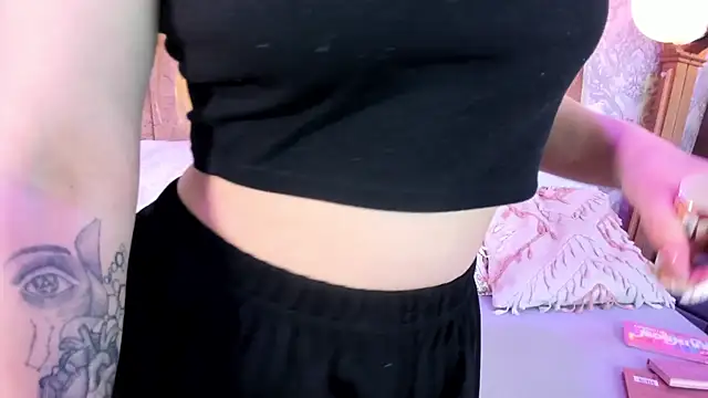 tiffany becker online show from 11/21/25, 12:04