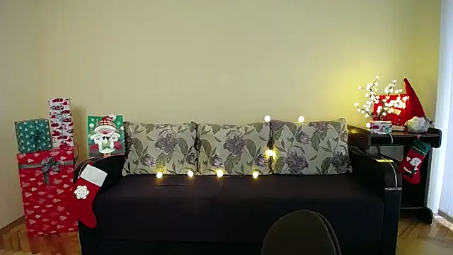 Pretty shy online show from 12/25/24, 12:37
