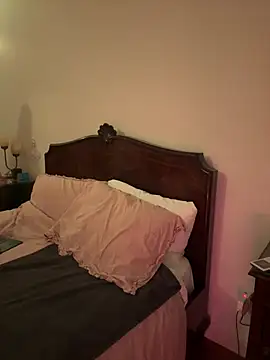 Snapshot of isisxoxx chatting on 03/17/26, 09:51 isisxoxx online show from 03/17/26, 09:51