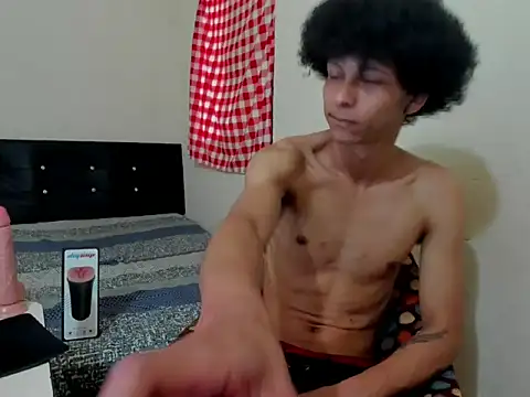 Snapshot of cardrey05 chatting on 09/22/25, 08:11 cardrey05 online show from 09/22/25, 08:11