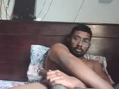 Snapshot of chennaibull101 chatting on 01/03/25, 04:11 chennaibull101 online show from 01/03/25, 04:11