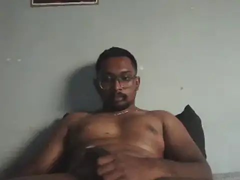 Snapshot of chennaibull101 chatting on 10/14/25, 09:54 chennaibull101 online show from 10/14/25, 09:54