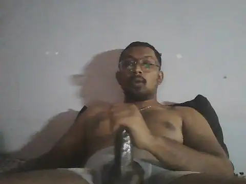 Snapshot of chennaibull101 chatting on 10/18/25, 02:18 chennaibull101 online show from 10/18/25, 02:18