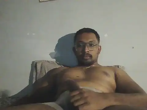 Snapshot of chennaibull101 chatting on 10/19/25, 10:43 chennaibull101 online show from 10/19/25, 10:43