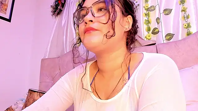 Snapshot of Chanelle_ chatting on 11/14/25, 02:38 Chanelle online show from 11/14/25, 02:38