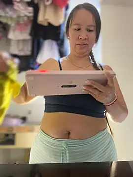 Emiily lee online show from 03/11/26, 09:15