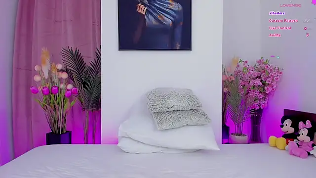 Snapshot of DiammondDia chatting on 03/11/25, 10:42 DiammondDia online show from 03/11/25, 10:42