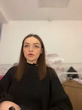 Snapshot of AnaWest chatting on 03/04/25, 05:53 AnaWest online show from 03/04/25, 05:53