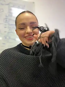 Snapshot of AnaWest chatting on 03/11/25, 09:45 AnaWest online show from 03/11/25, 09:45