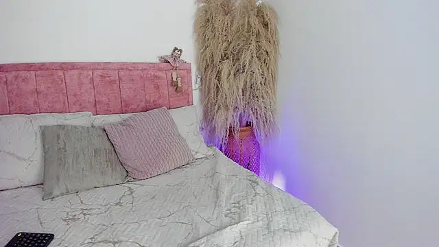 Sofiawilson  online show from 10/14/25, 02:18