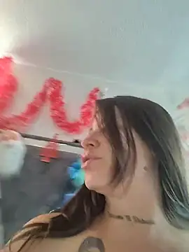 Snapshot of Alona_Evans chatting on 01/06/26, 04:21 Alona Evans online show from 01/06/26, 04:21