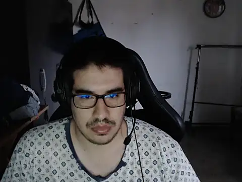 thealfawolf01 online show from 07/05/26, 09:22