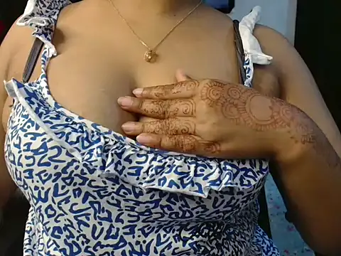 Snapshot of Unlucky-flowers chatting on 04/02/26, 08:39 Unlucky-flowers online show from 04/02/26, 08:39