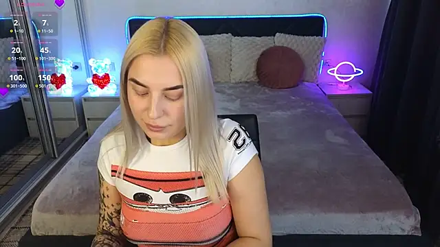 Snapshot of Crystal_Barbie chatting on 03/13/26, 12:45 Crystal Barbie online show from 03/13/26, 12:45