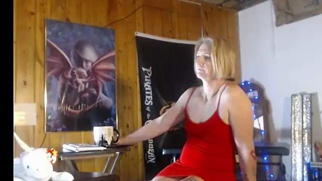 Snapshot of JamieBottoms chatting on 04/08/26, 01:00 JamieBottoms online show from 04/08/26, 01:00