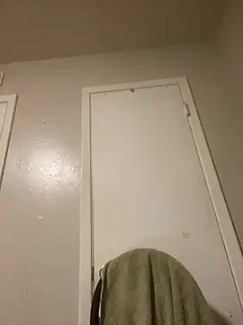 Snapshot of Andrew130 chatting on 02/05/26, 02:27 Andrew130 online show from 02/05/26, 02:27