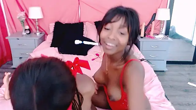 Snapshot of AdelynYasmin chatting on 12/05/24, 02:42 AdelynYasmin online show from 12/05/24, 02:42