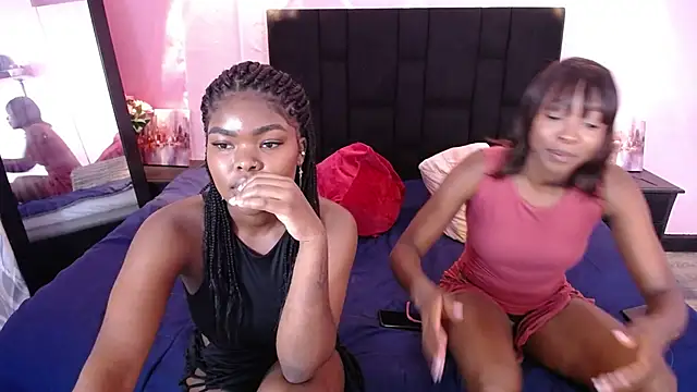 Snapshot of AdelynYasmin chatting on 10/07/25, 02:14 AdelynYasmin online show from 10/07/25, 02:14