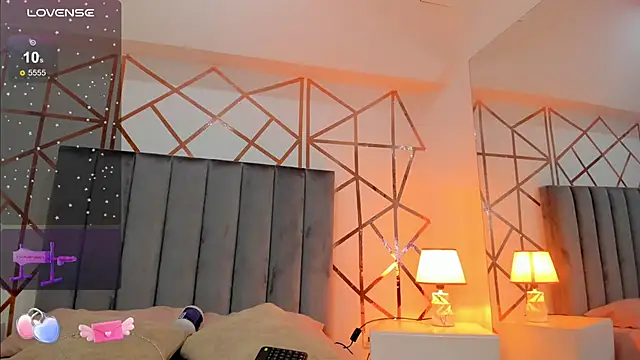 Megan Thompsonn online show from 03/13/25, 06:45