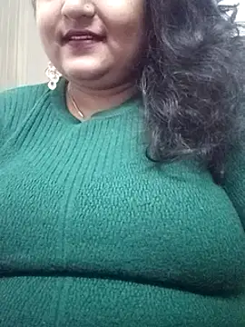 smile pretty online show from 12/03/24, 06:49