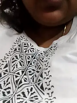 smile pretty online show from 12/23/24, 04:06