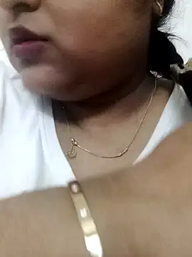 smile pretty online show from 01/03/25, 06:35