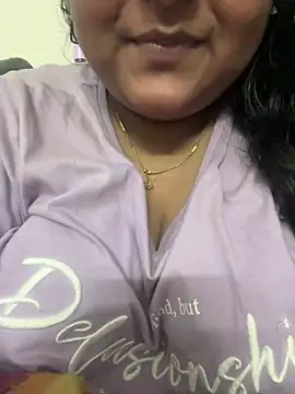 smile pretty online show from 01/16/25, 02:09