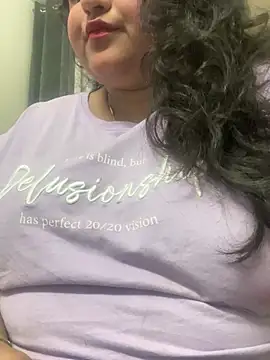 smile pretty online show from 02/18/25, 05:53