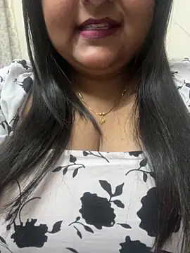 smile pretty online show from 03/05/25, 05:50