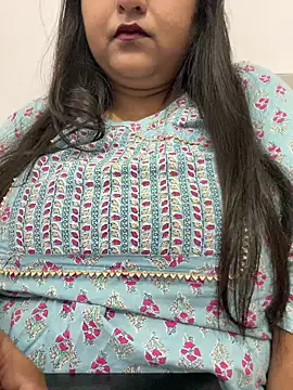 smile pretty online show from 09/12/25, 04:07