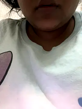 smile pretty online show from 10/02/25, 02:35