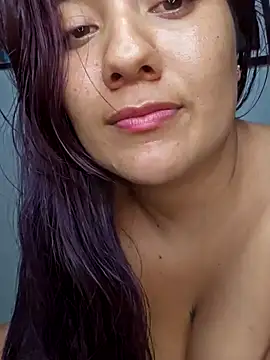 Snapshot of Blushing_Katy chatting on 02/02/25, 01:34 Blushing Katy online show from 02/02/25, 01:34