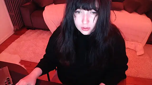 Lynylou online show from 12/13/24, 03:16