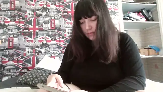 Lynylou online show from 09/23/25, 11:13