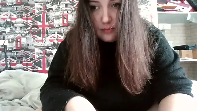 Lynylou online show from 10/08/25, 01:42