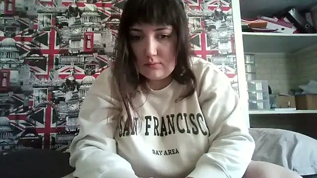 Lynylou online show from 10/12/25, 01:54