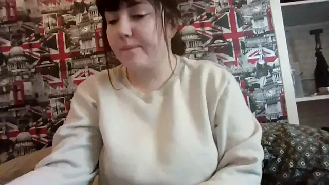 Lynylou online show from 11/28/25, 11:57